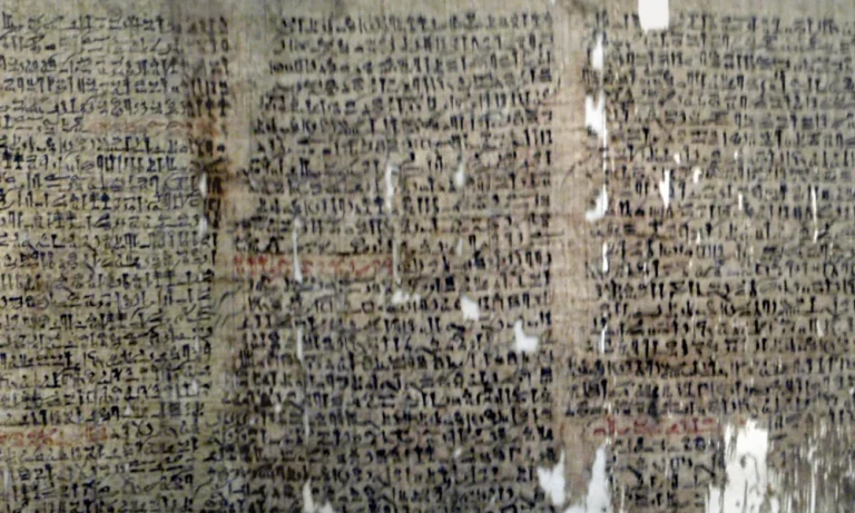 papyrus_westcar_1000x600